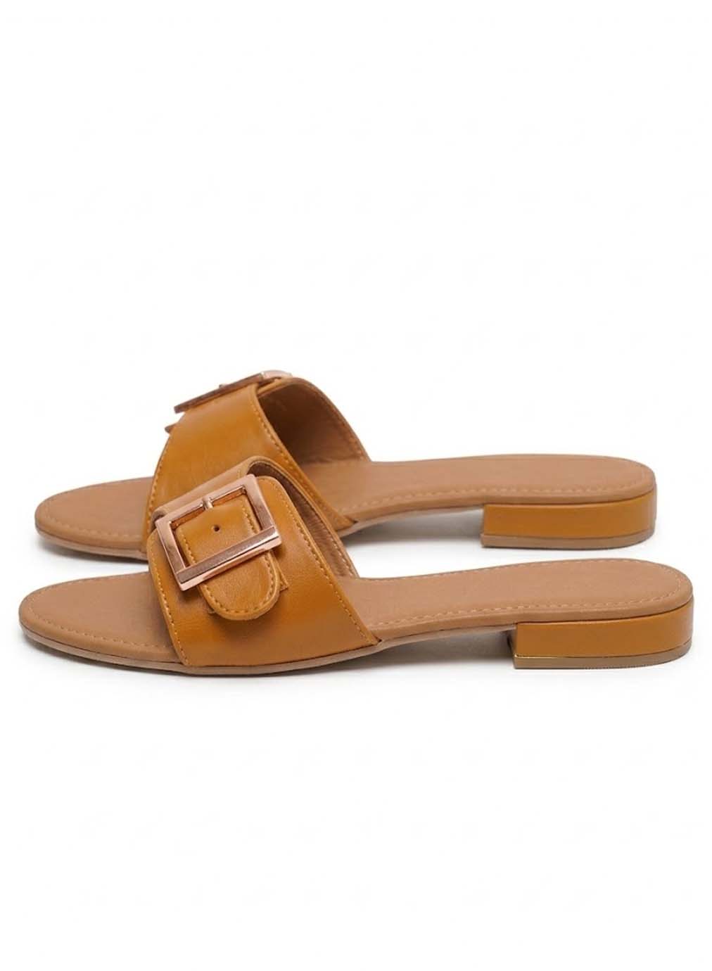 The Leaf Posh Mustard Flat