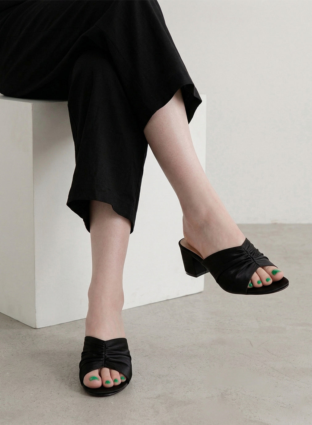 The Leaf Dinner Date black Heel