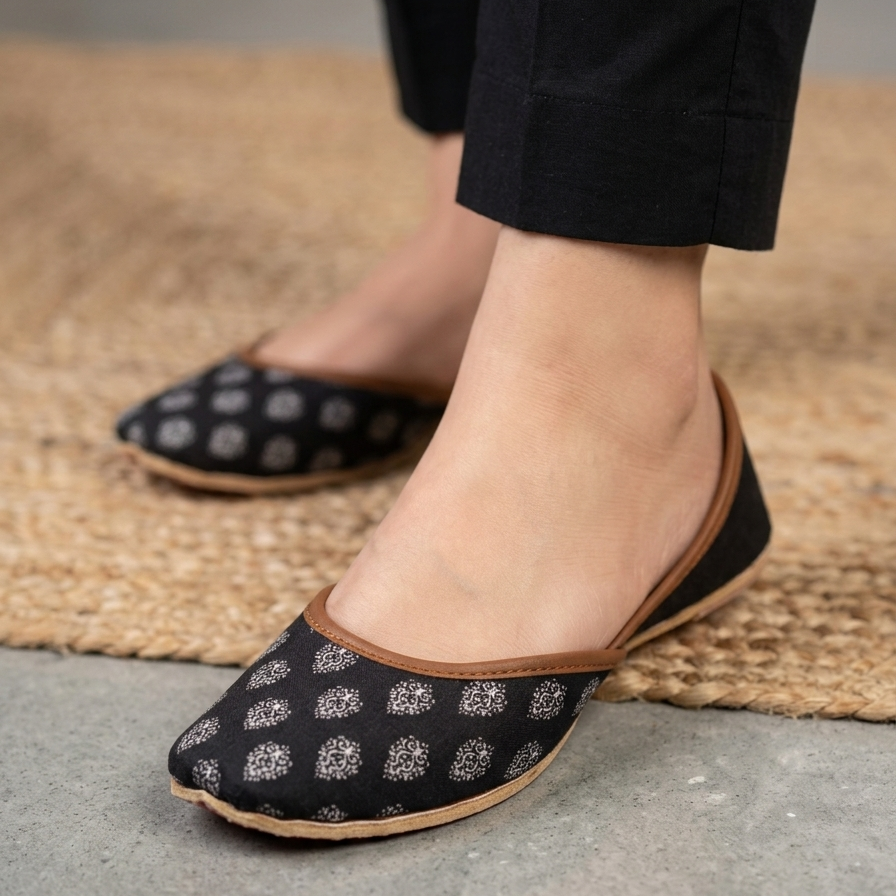 Bustangi Dual Vibe Casual Wear Khussa