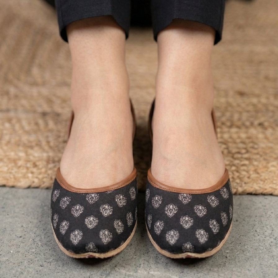 Bustangi Dual Vibe Casual Wear Khussa